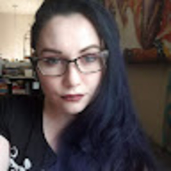 Meet your Posher, Makayla - Picture 1 of 1